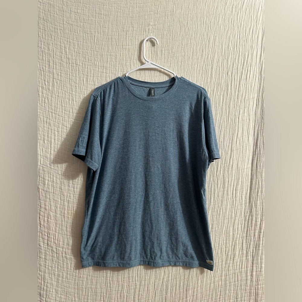 Men’s vuori short sleeve sz large